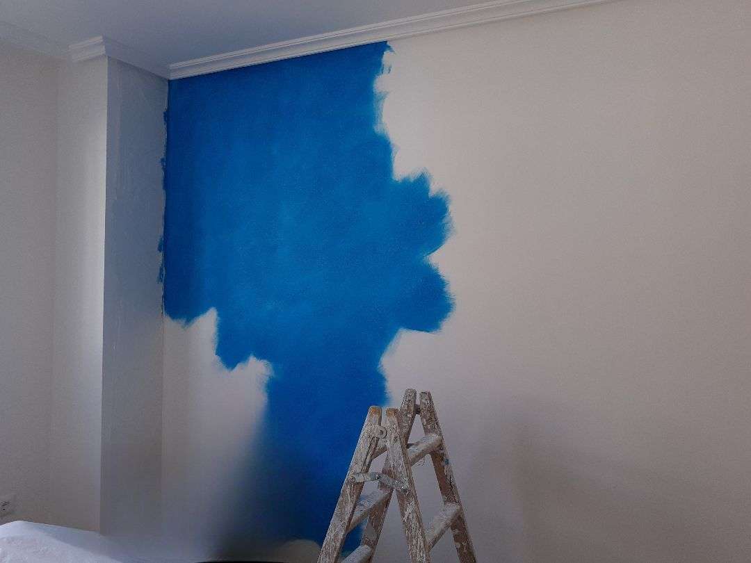 Empesando a decorar otra pared