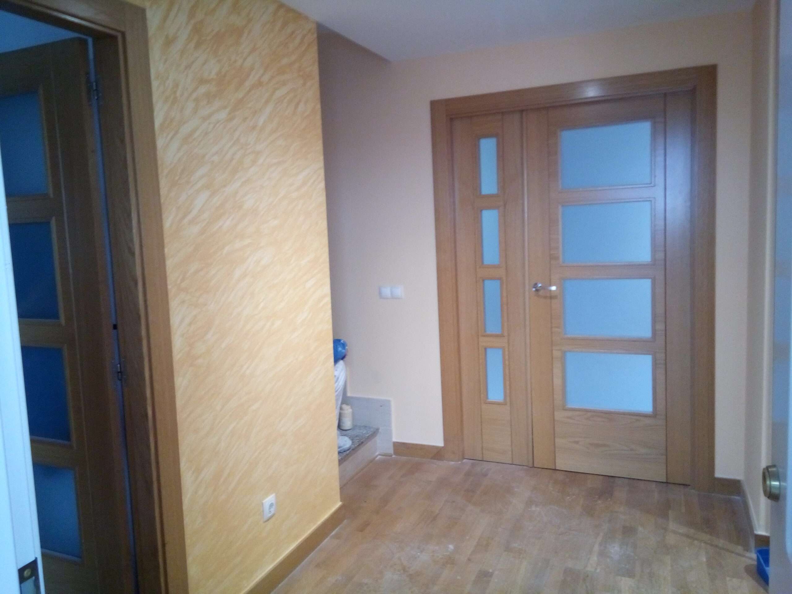 Decorar pared del hall