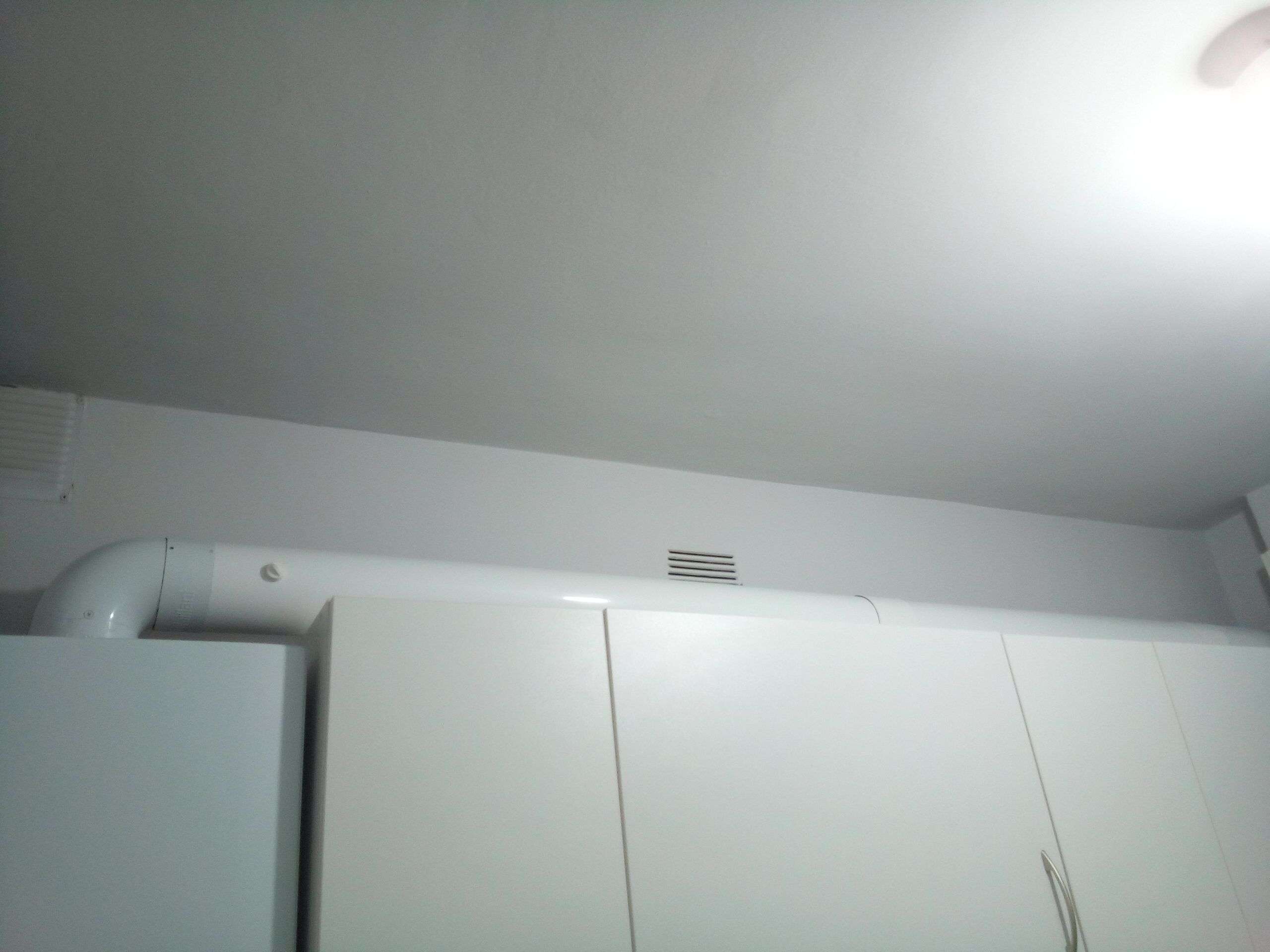 Techo de cocina reparado y pintado